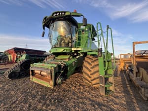 John Deere S670 Image