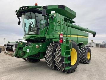 Main image John Deere S670