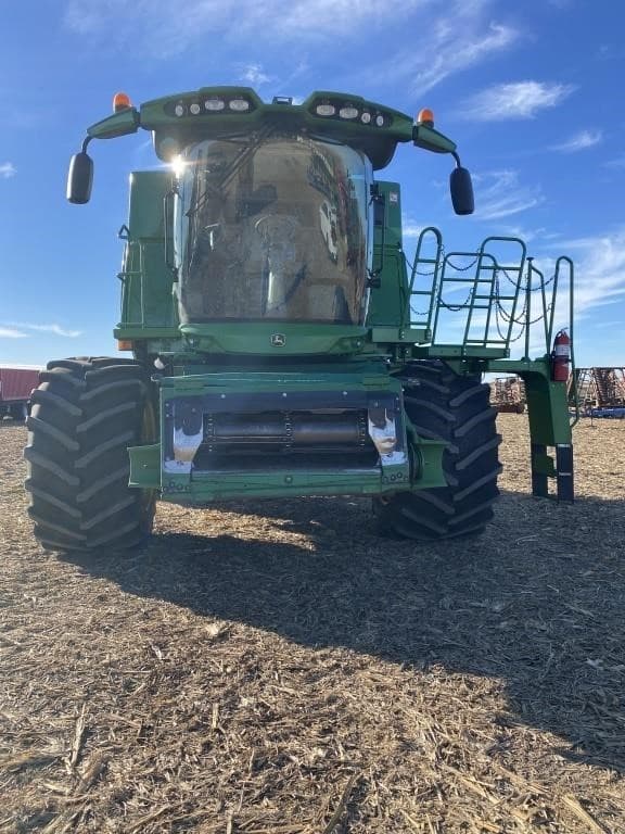 Image of John Deere S670 equipment image 1