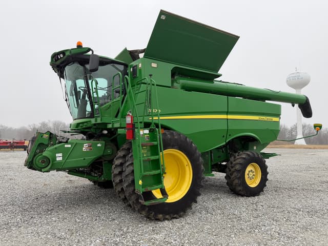 Image of John Deere S670 equipment image 1