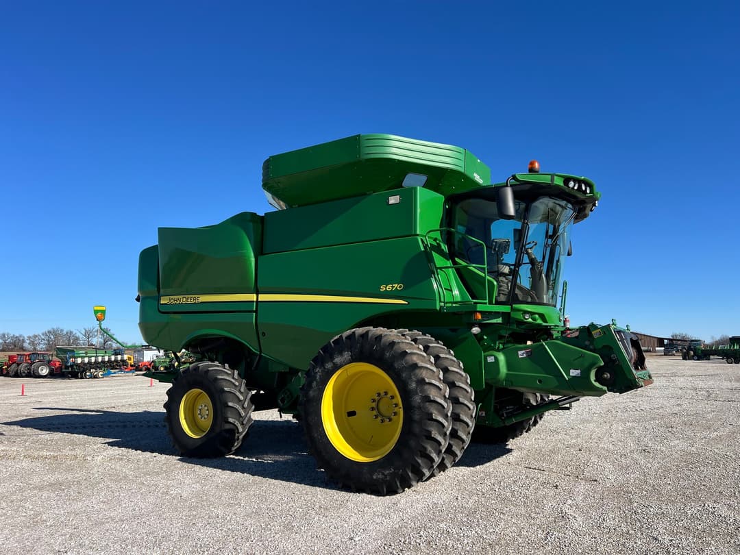 Image of John Deere S670 Primary image