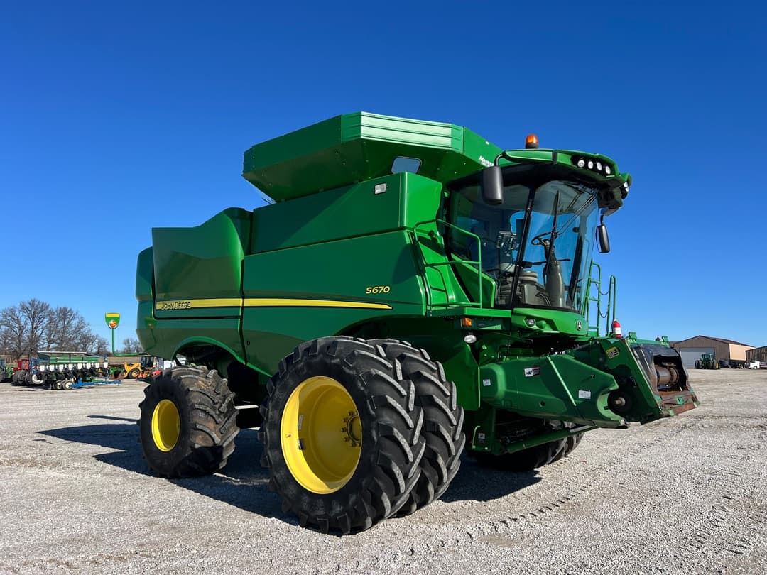 Image of John Deere S670 Primary image