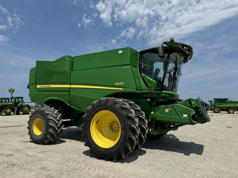 Image of John Deere S670 Primary image