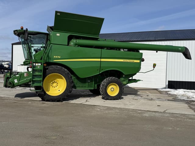 Image of John Deere S670 equipment image 3