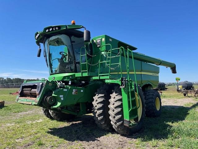 Image of John Deere S670 equipment image 4