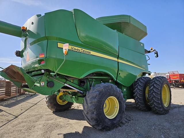 Image of John Deere S670 equipment image 4