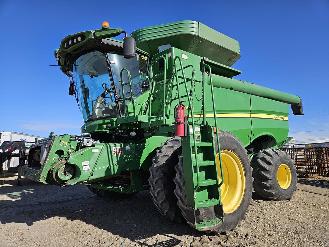 Image of John Deere S670 Primary image