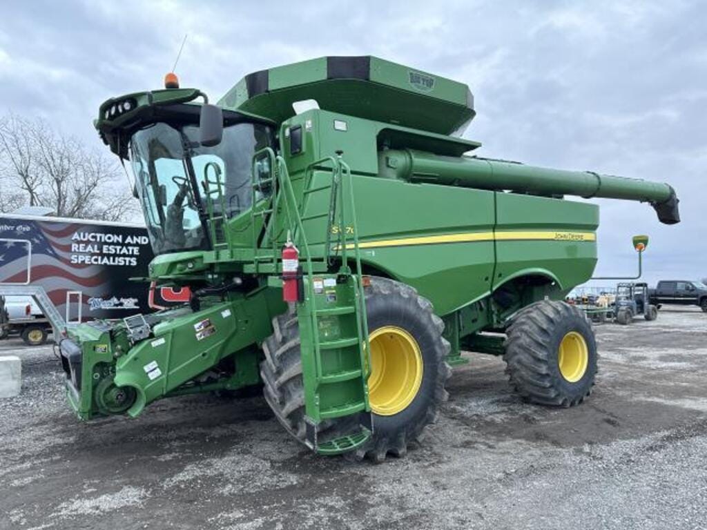 Main image John Deere S670