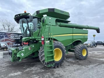 Main image John Deere S670