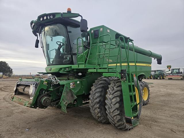 Image of John Deere S670 equipment image 2