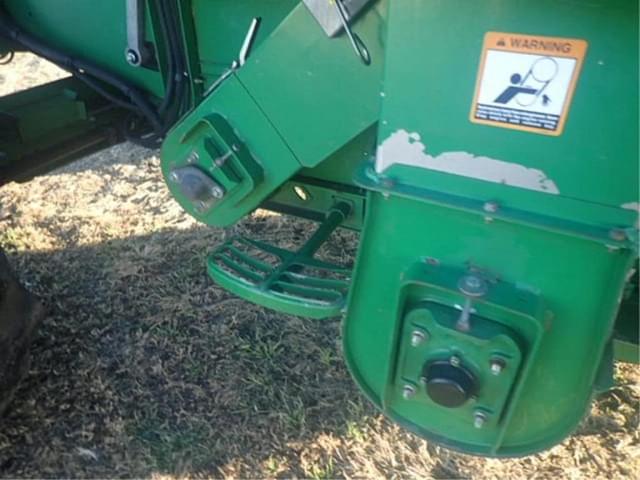 Image of John Deere S670 equipment image 3