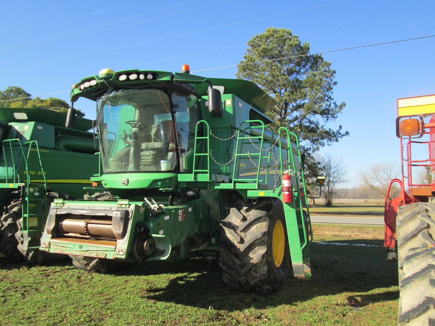 John Deere S670 Equipment Image0