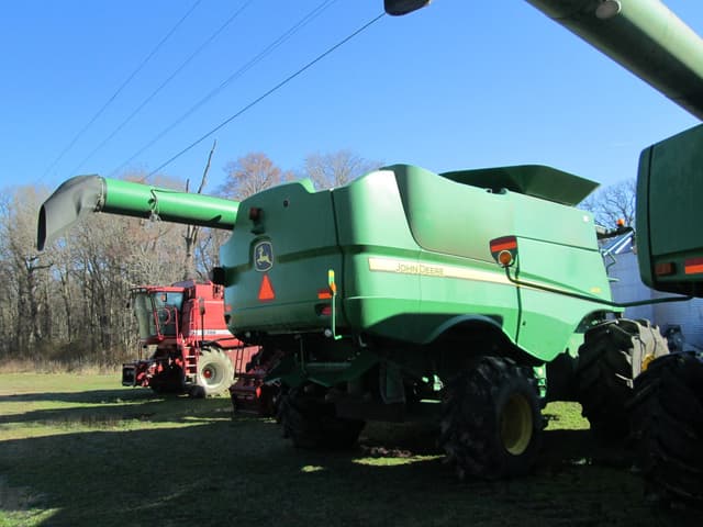 Image of John Deere S670 equipment image 2