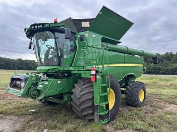 Main image John Deere S680