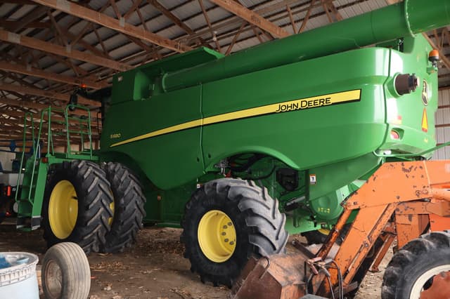 Image of John Deere S680 equipment image 4