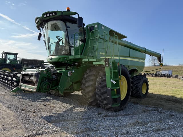 Image of John Deere S680 equipment image 2