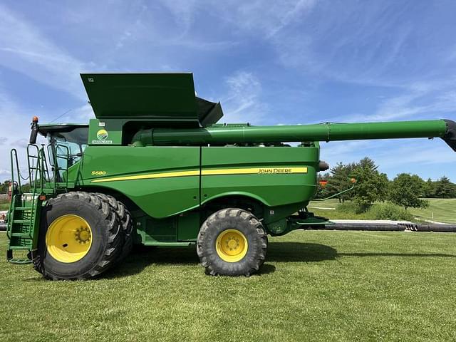 Image of John Deere S680 equipment image 4