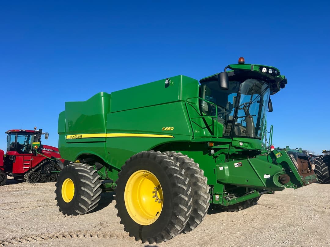 Image of John Deere S680 Primary image
