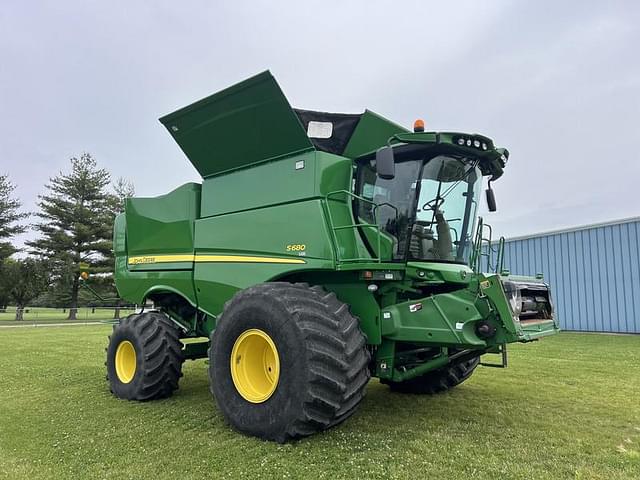 Image of John Deere S680 equipment image 1