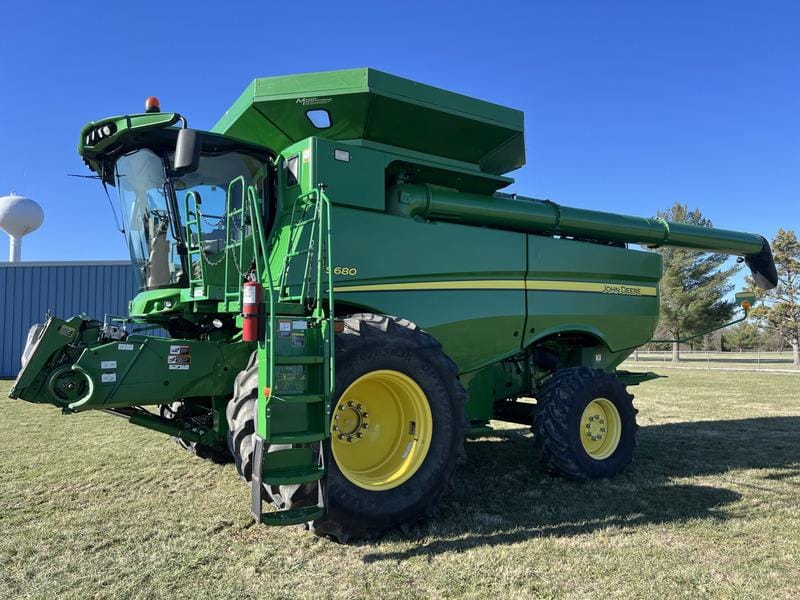 Main image John Deere S680