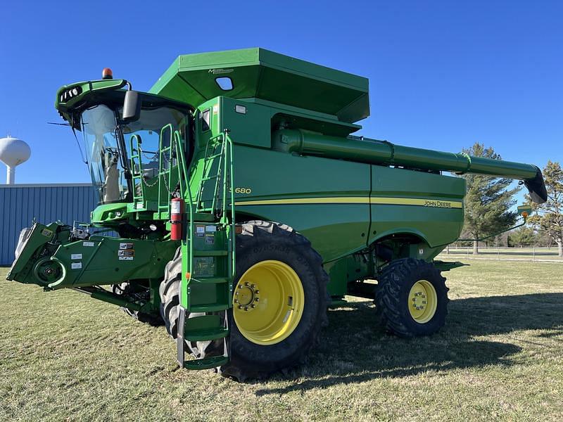 Image of John Deere S680 Primary image