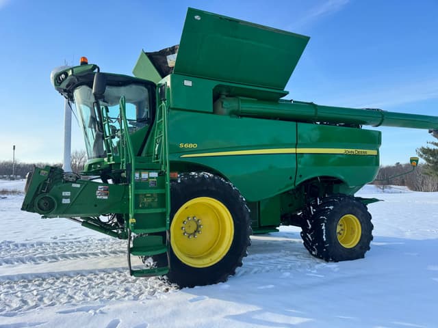 Image of John Deere S680 equipment image 3