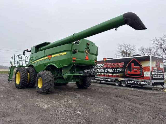 Image of John Deere S680 equipment image 2