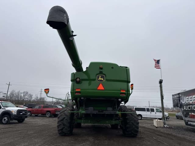 Image of John Deere S680 equipment image 3