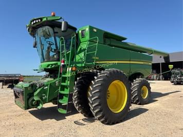 Main image John Deere S680