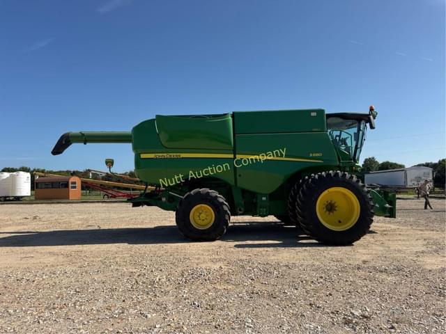 Image of John Deere S680 equipment image 4