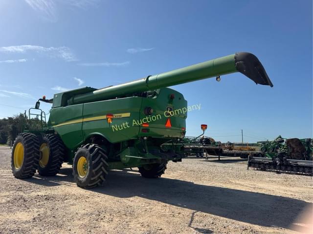 Image of John Deere S680 equipment image 2