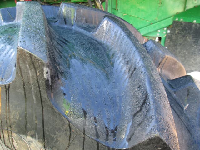 Image of John Deere S680 equipment image 4