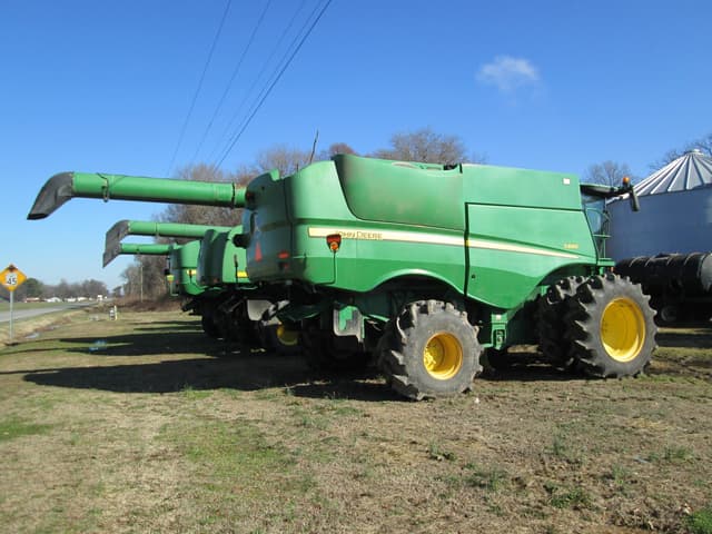 Image of John Deere S680 equipment image 2