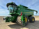 John Deere S690 Image