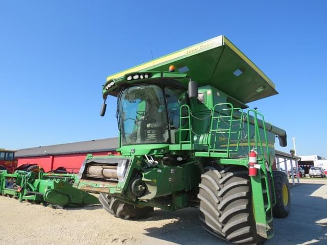 Image of John Deere S690 equipment image 2