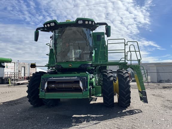 Image of John Deere S7 700 equipment image 1