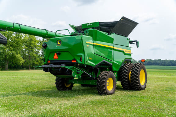 Image of John Deere S7 700 equipment image 4