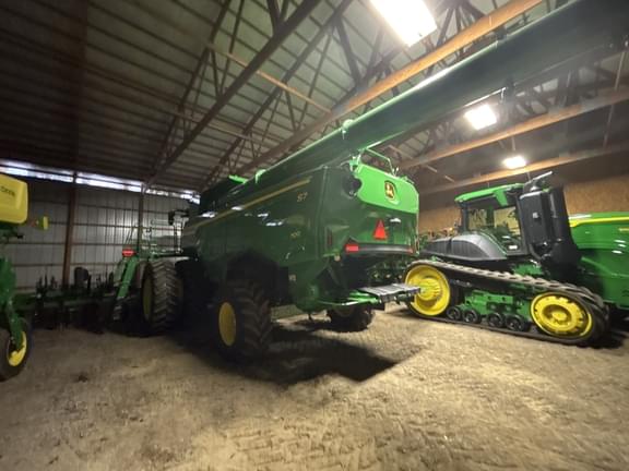 Image of John Deere S7 700 equipment image 3