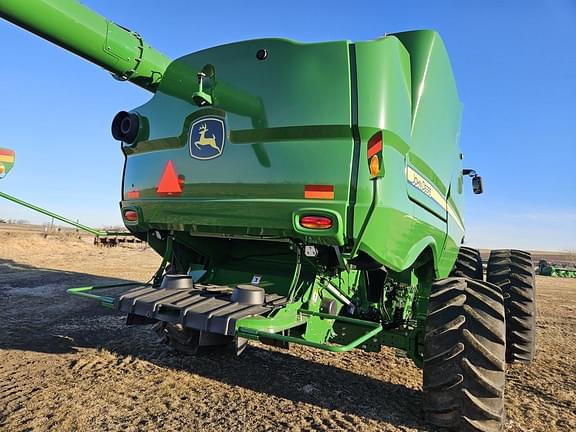 Image of John Deere S770 equipment image 4