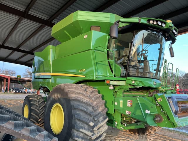 Image of John Deere S770 equipment image 1