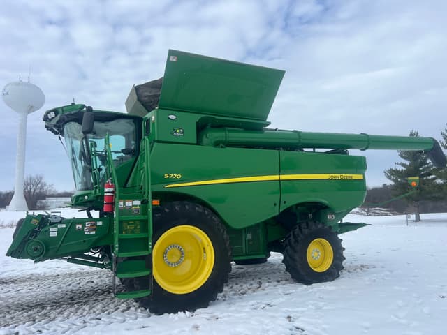 Image of John Deere S770 equipment image 2