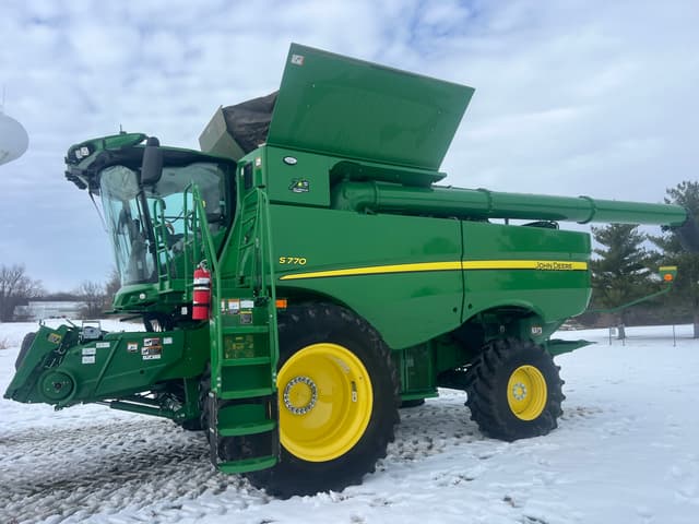 Image of John Deere S770 equipment image 1
