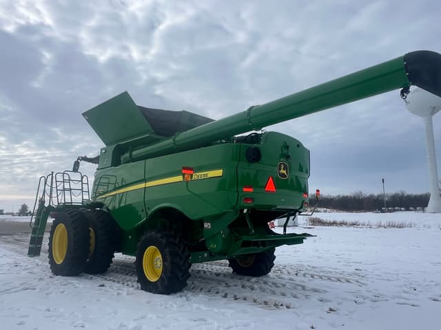 Image of John Deere S770 equipment image 4