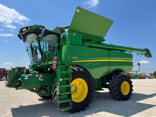 Image of John Deere S770 equipment image 2