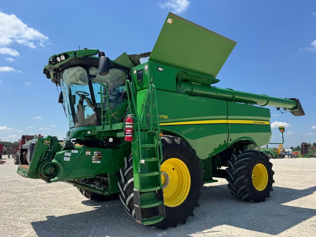 Image of John Deere S770 equipment image 1