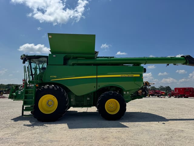 Image of John Deere S770 equipment image 4