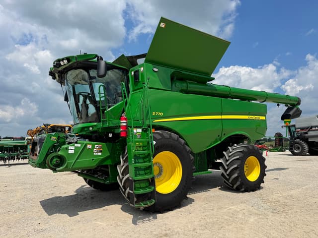 Image of John Deere S770 equipment image 2