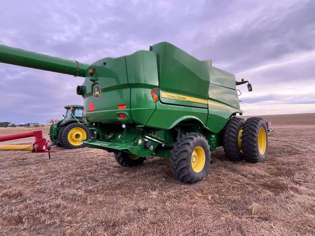 Image of John Deere S770 equipment image 4