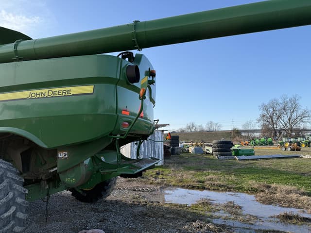 Image of John Deere S770 equipment image 4