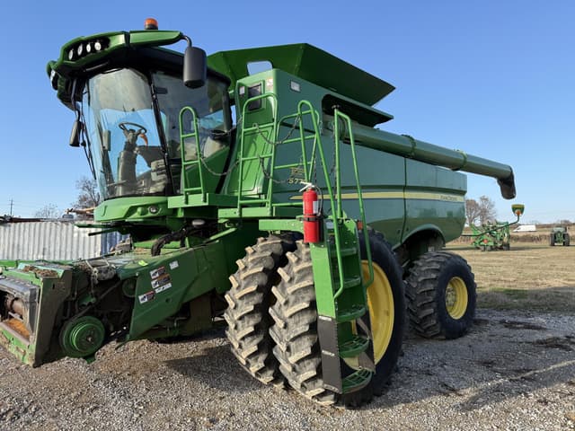 Image of John Deere S770 equipment image 2